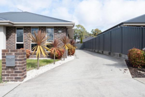 Cute and Cosy 2 Bedroom Unit in Summerhill
